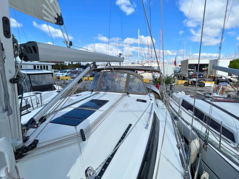 Noleggio a Álimos – Bavaria Cruiser 51 su SamBoat