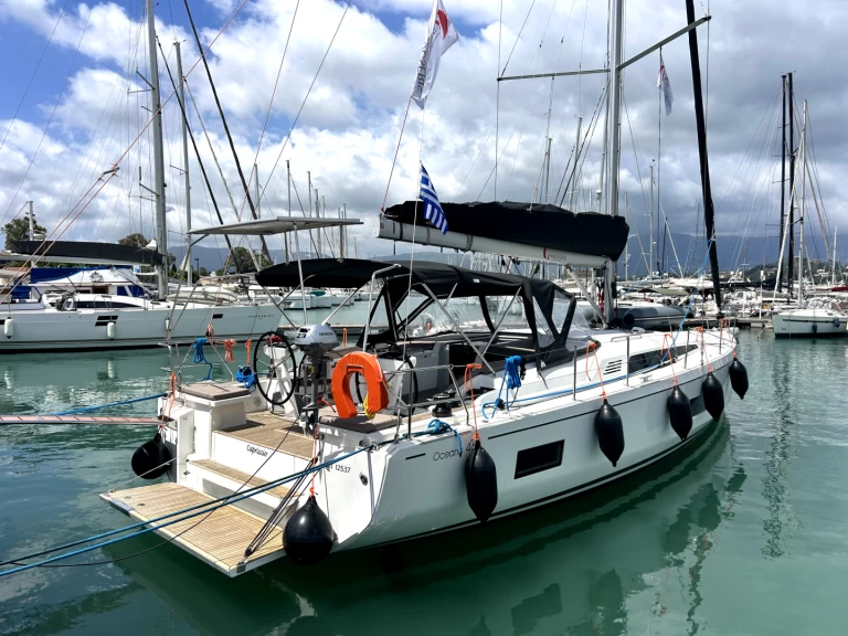 Noleggiare una Bénéteau Oceanis 46.1 a Gouviá