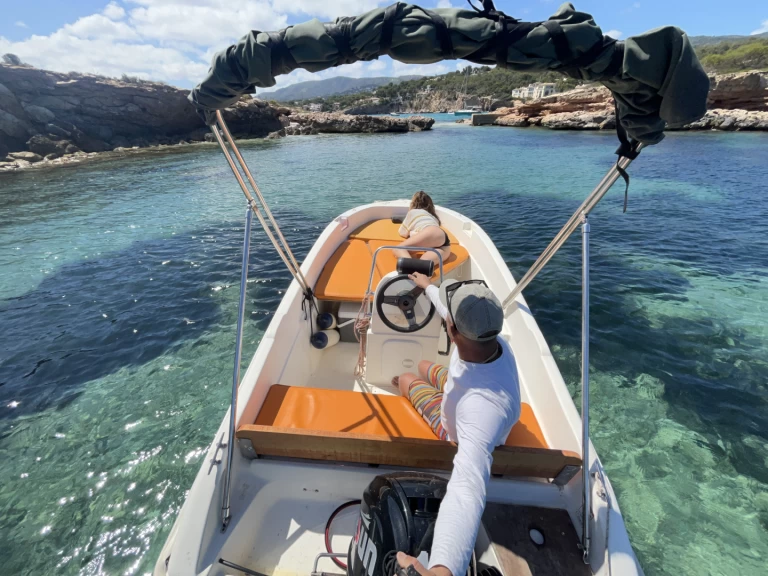 Noleggiare una Compass GT 400 a Palma de Maiorca