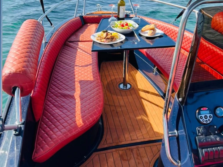 Noleggio Barca a motore ISATEK TEKNE con patente nautica