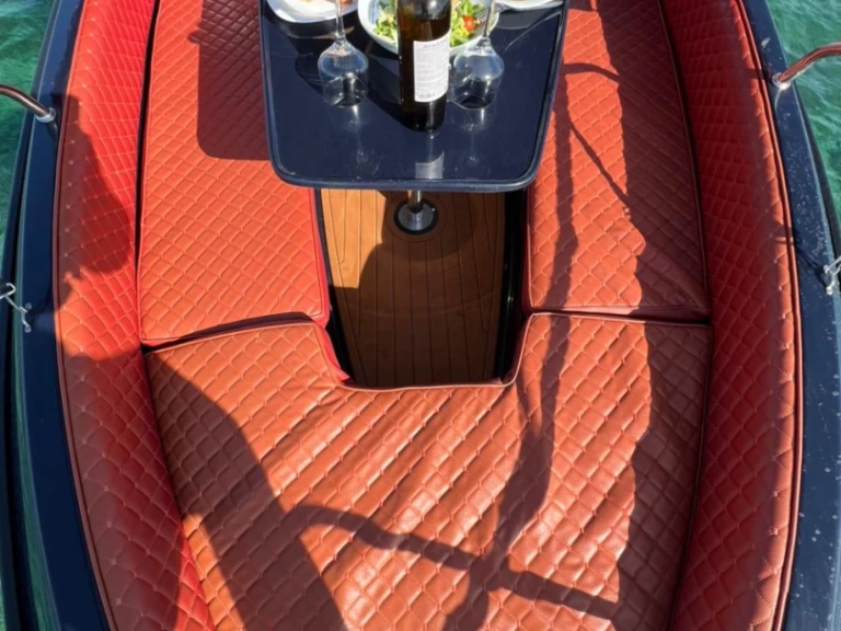 ISATEK TEKNE COBRA 495 da affittare a  Glyfáda