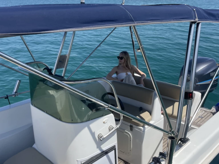 Noleggio barche tecnofiber Alamar 22 a Umago su Samboat