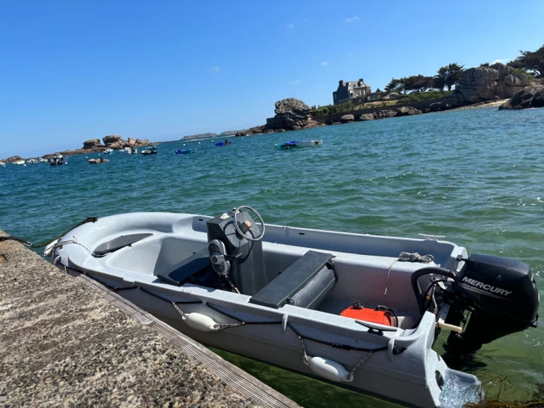 Barca a motore a noleggio a Trégastel al miglior prezzo