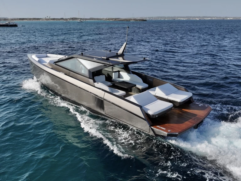 Noleggio Barca a motore con o senza skipper WALLY 50 a Ibiza Town