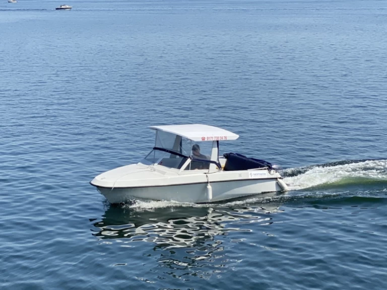 Noleggiare una Tagescharter Lotus a Waren (Müritz)