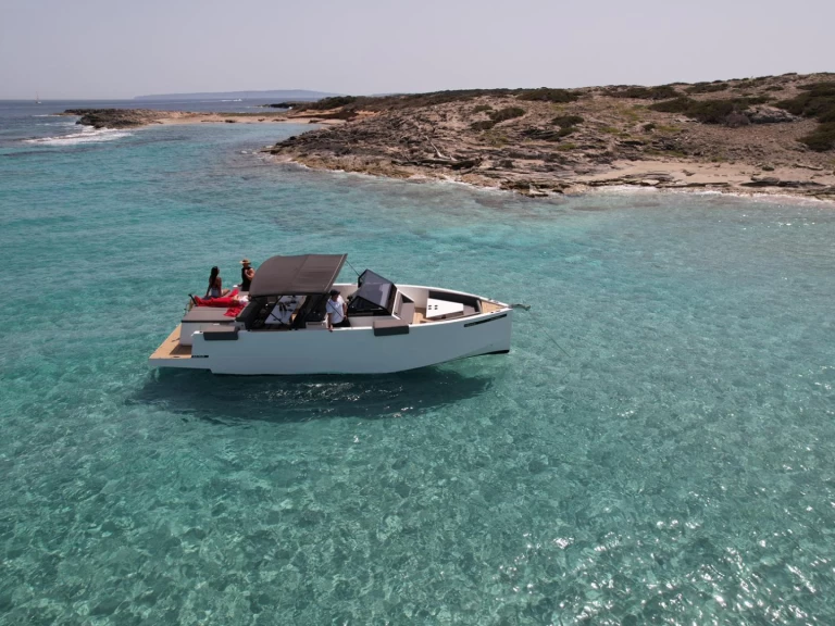 Noleggiare una De Antonio 33 SEEA ONE a Ibiza Town