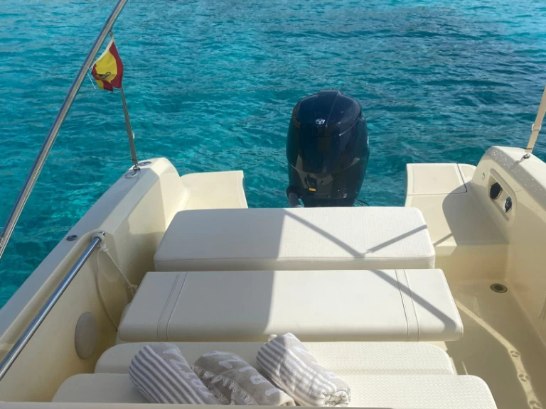 Noleggio a Sant Antoni de Portmany – Invictus  Invictus 200SX su SamBoat