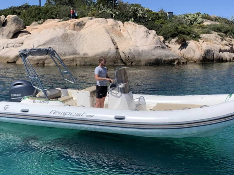 Noleggio Gommone a Les Issambres – Capelli Tempest 650