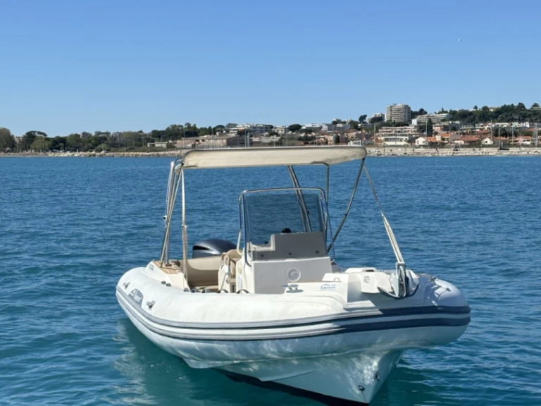 Noleggio Gommone a Antibes – Capelli Tempest 775
