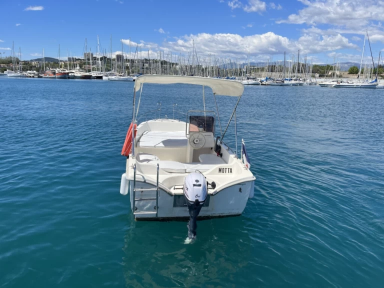 Noleggio Barca a motore Selva con patente nautica