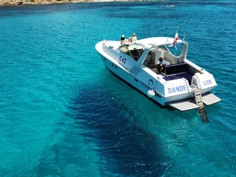 Noleggio barche Tecnomarine C 42 a Porto Rotondo su Samboat