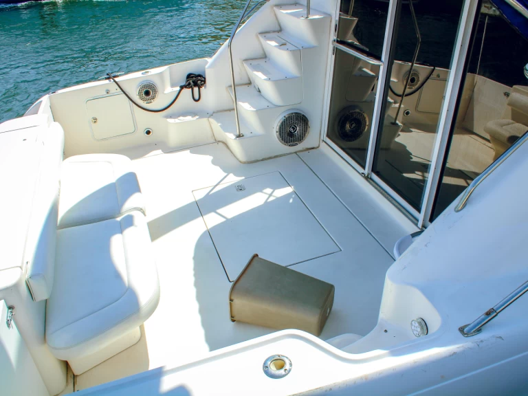 Noleggiare una Sea Ray 450 fly bridge  a Miami