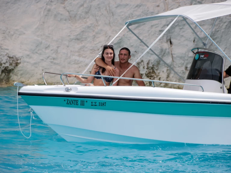 Noleggio barche Zante economico Blue Water 185