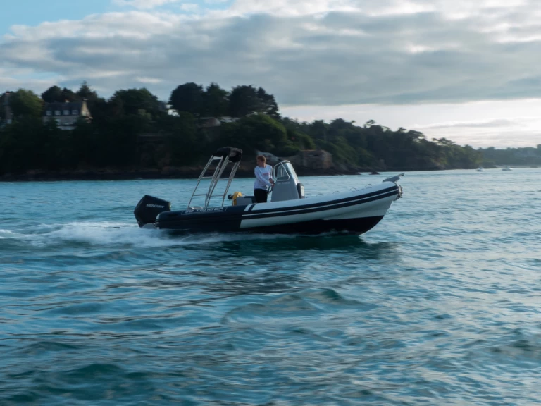 Noleggio barche 3D Tender Lux 655 a Saint-Malo su Samboat