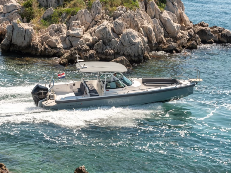 Noleggiare una Axopar Axopar 28 T-Top a Trogir