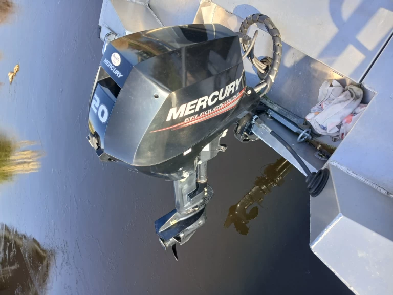 qwest r500 da affittare a  Vinkeveen