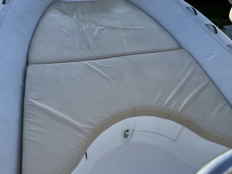 Noleggio Gommone Capelli con patente nautica