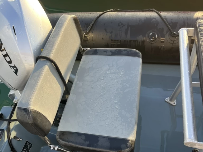 Noleggiare una Bombard Explorer 500 a L'Herbaudière