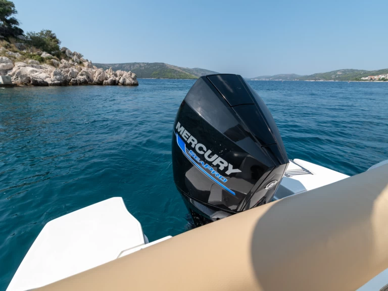 Gommone a noleggio a Trogir al miglior prezzo