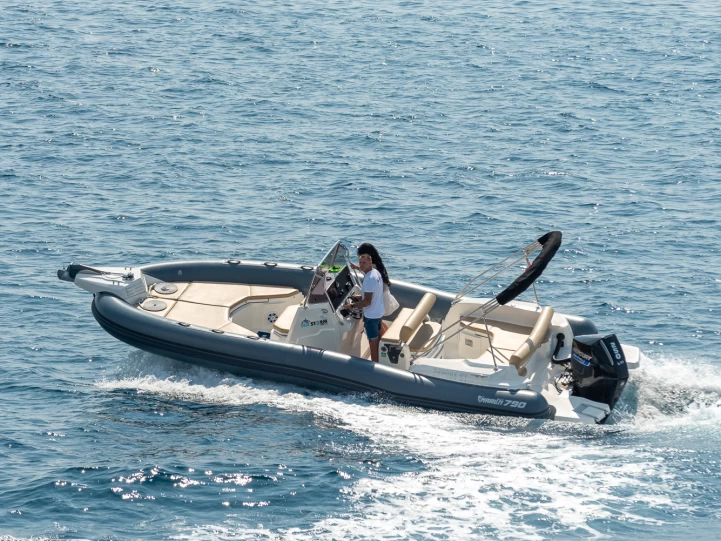 Marlin Boat 790 Pro Dynamic da affittare a  Trogir