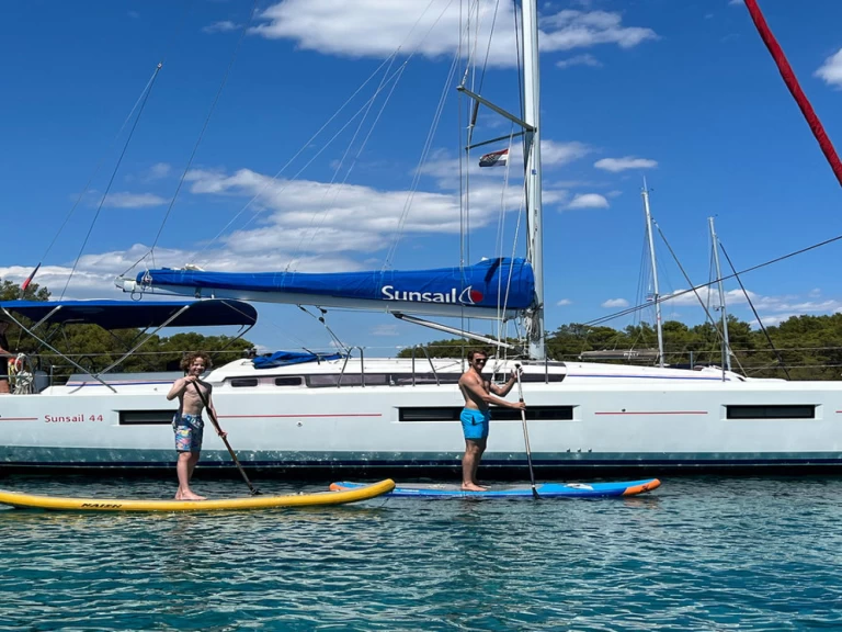 Jeanneau Sun Odyssey 440 da affittare a  Raiatea