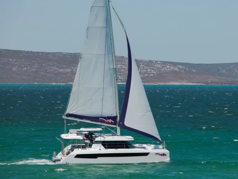 Catamarano a noleggio a Cannigione al miglior prezzo