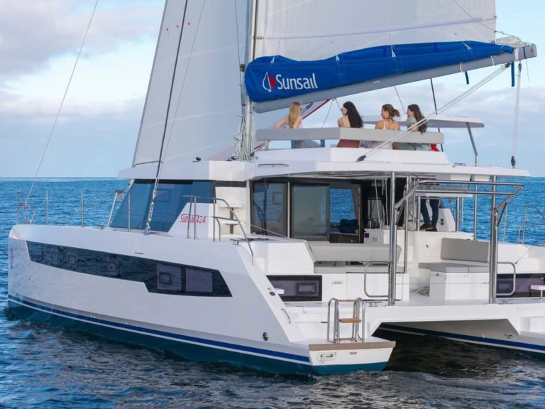 Noleggio Catamarano con o senza skipper  a Bossoglina