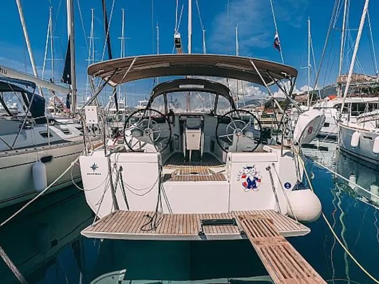 Noleggiare una Jeanneau Sun Odyssey 419 a Kaštel Gomilica