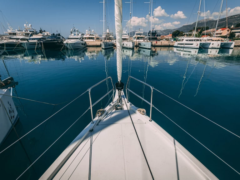 Noleggio Barca a vela Jeanneau con patente nautica