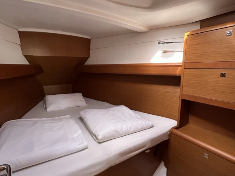 Noleggiare una Jeanneau Sun Odyssey 389 a Drage