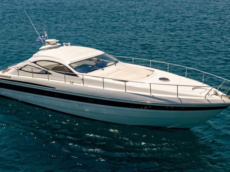 Noleggio Barca a motore Pershing con patente nautica