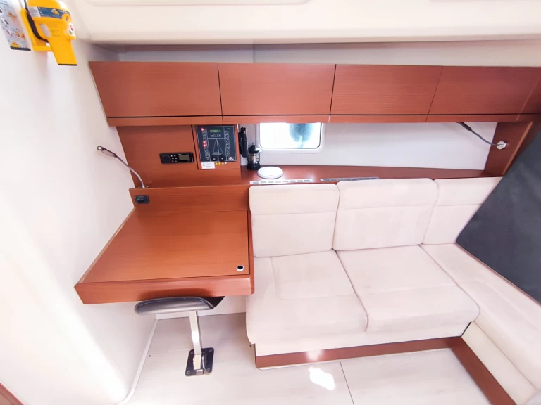 Hanse Hanse 458 da affittare a  Lávrio