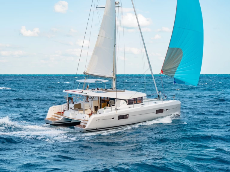 Noleggio barche Vlychada economico Lagoon 42