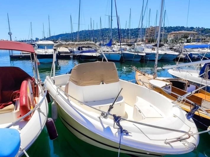 Noleggio barche Jeanneau Cap Camarat 635 Style a Golfe-Juan su Samboat
