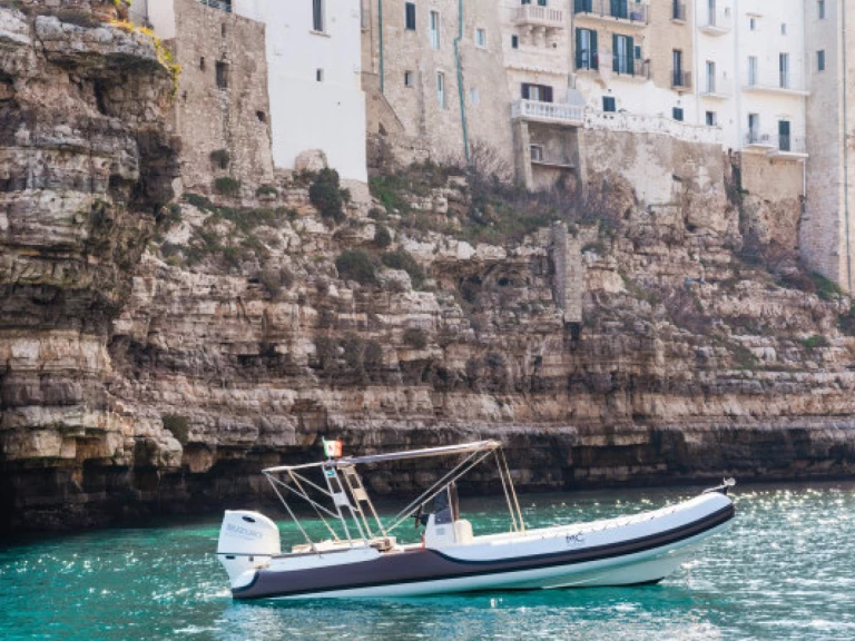 Noleggio Barca a motore  con patente nautica