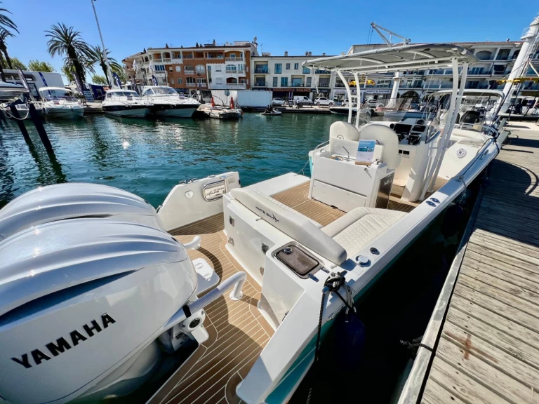 White Shark 280 Luxe da affittare a  Empuriabrava