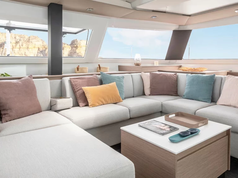 Noleggiare una Fountaine Pajot Elba 45 a Palermo