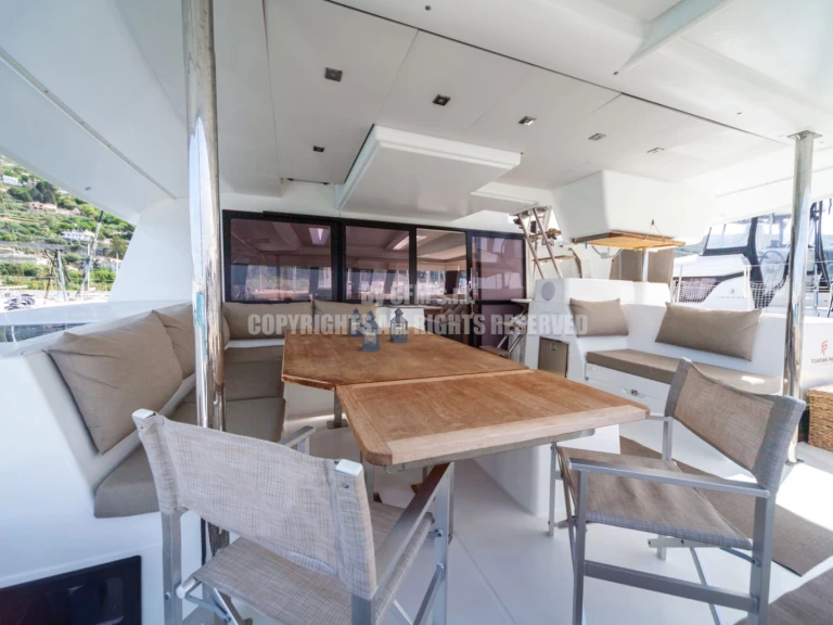 Noleggio Catamarano a Capo d'Orlando – Fountaine Pajot Saba 50