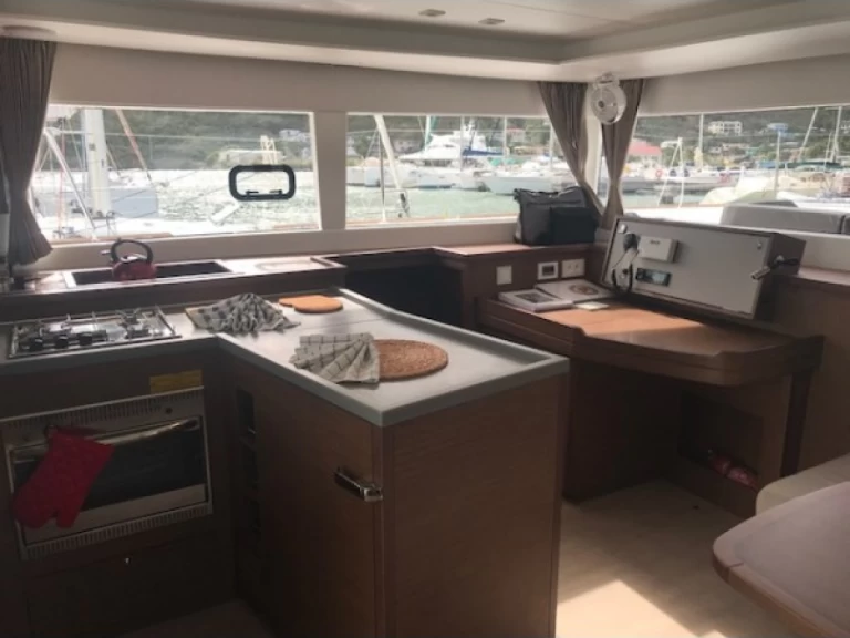 Noleggio barche Lagoon Lagoon 450 a Sant Antoni de Portmany su Samboat