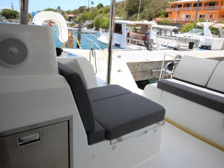 Noleggiare una Fountaine Pajot Astrea 42 a Road Town