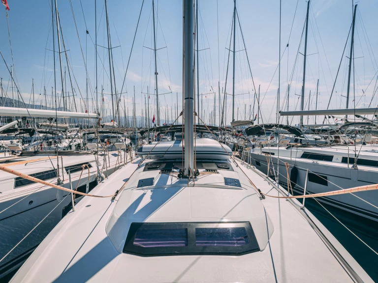 Noleggio barche Kaštel Gomilica economico Dufour 470 owner layout