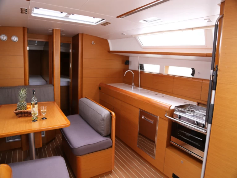 Noleggio a Kaštel Gomilica – Jeanneau Sun Odyssey 479 su SamBoat