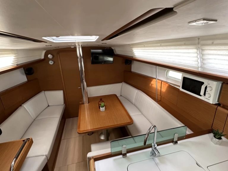 Noleggio a Drage – Jeanneau Sun Odyssey 389 su SamBoat
