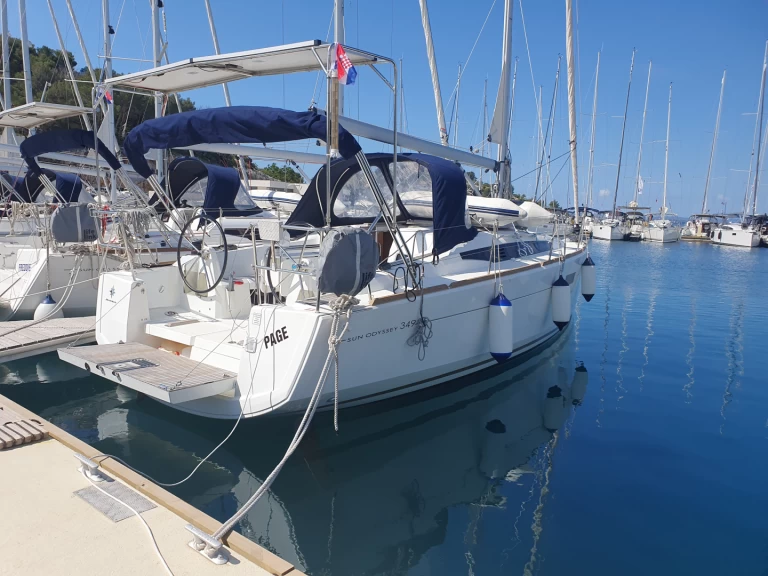 Noleggio barche Jeanneau Sun Odyssey 349 a Drage su Samboat