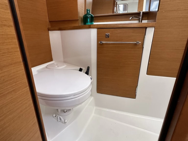 Jeanneau Sun Odyssey 389 da affittare a  Drage