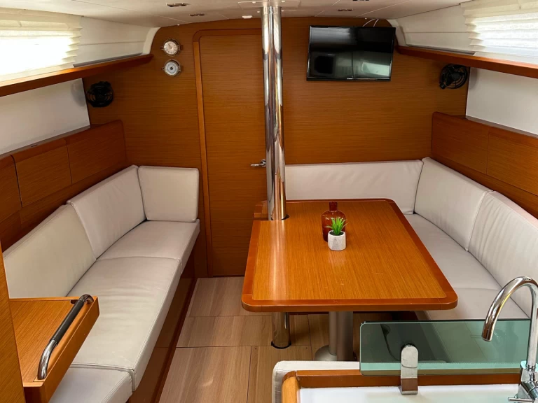 Noleggio a Drage – Jeanneau Sun Odyssey 389 su SamBoat