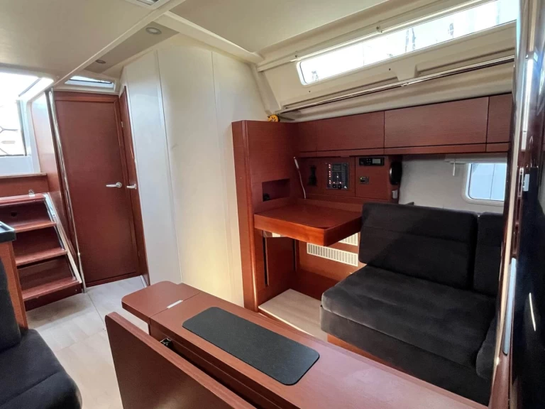 Noleggio barche Hanse Hanse 418 a Lávrio su Samboat