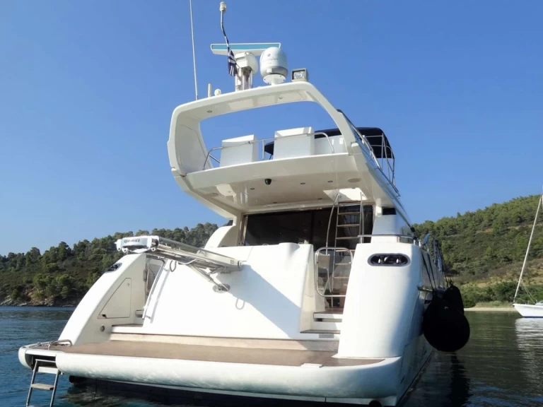 Noleggio barche Azimut Azimut 58 a Glyfáda su Samboat