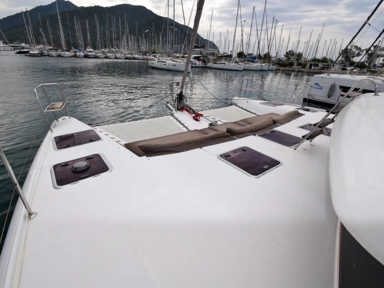Noleggio barche Marmaris economico Lagoon 421