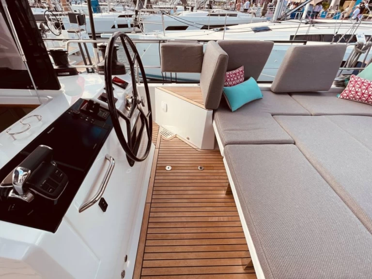 Jeanneau Jeanneau 55 da affittare a  Salerno